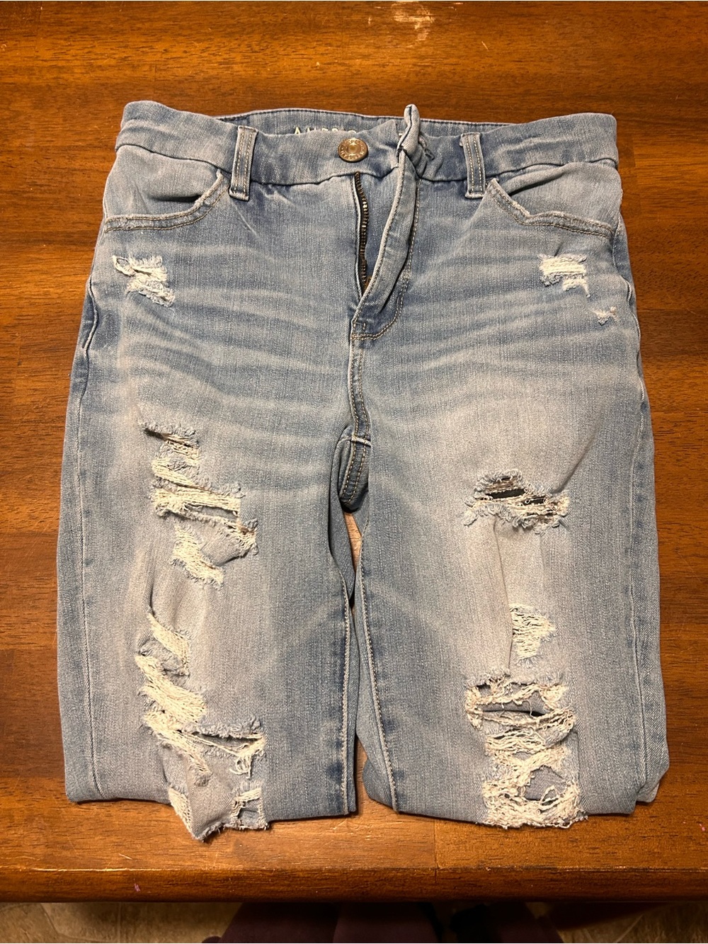 American Eagle Outfitters Light Blue Distressed Skinny Jeans